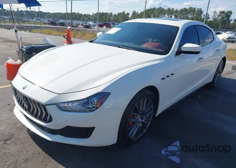 2018 Maserati Ghibli из США, поврежденный, VIN ZAM57XSA2J1286375